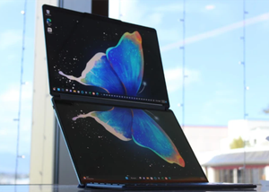 Lenovo ra mắt Yoga Book 9i có hai màn hình